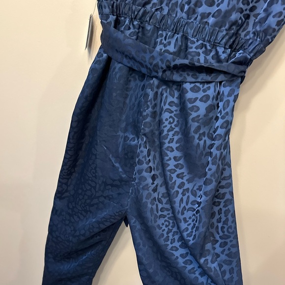 NWT Express Navy Blue Leopard Jumpsuit - Medium - Picture 8 of 9